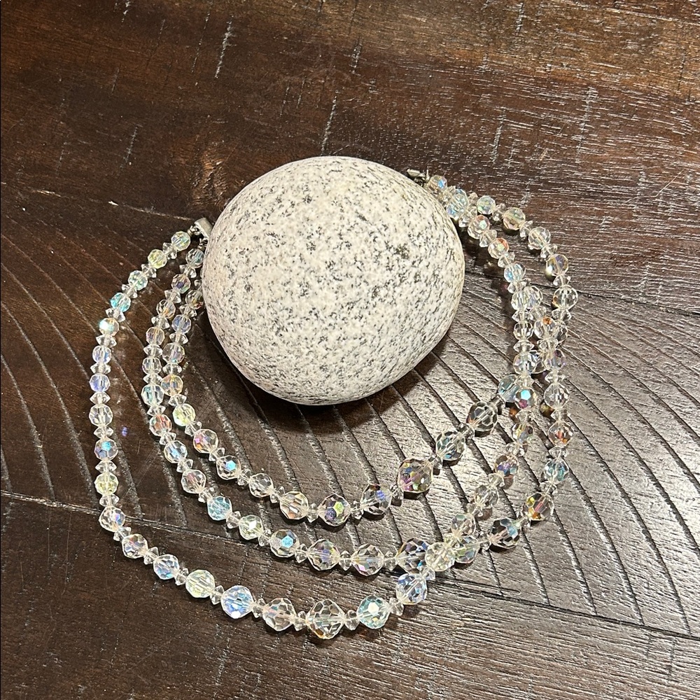 Elegant vintage Aurora borealis Crystal Beaded Necklace